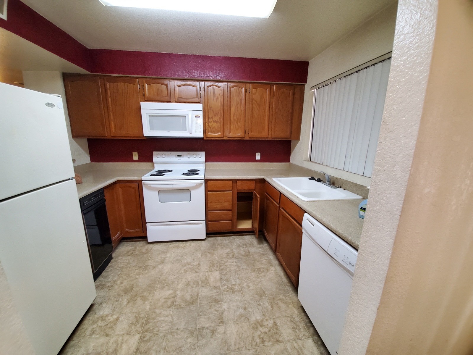 Fountain Palms Kitchen Before